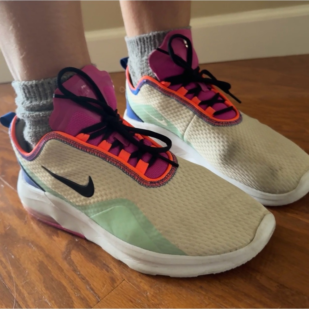 Nike Air Max Motion 2